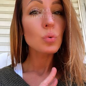 Meet your Posher, Shana